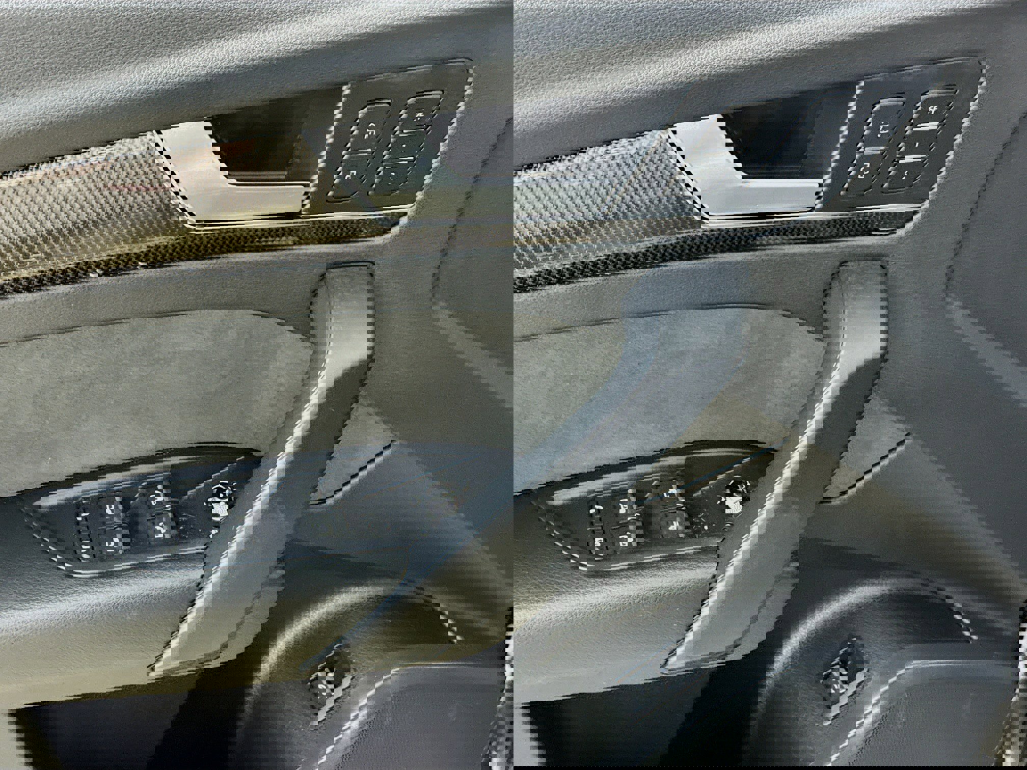 Used 2023 Audi SQ5 Premium w/ Convenience Package image 20