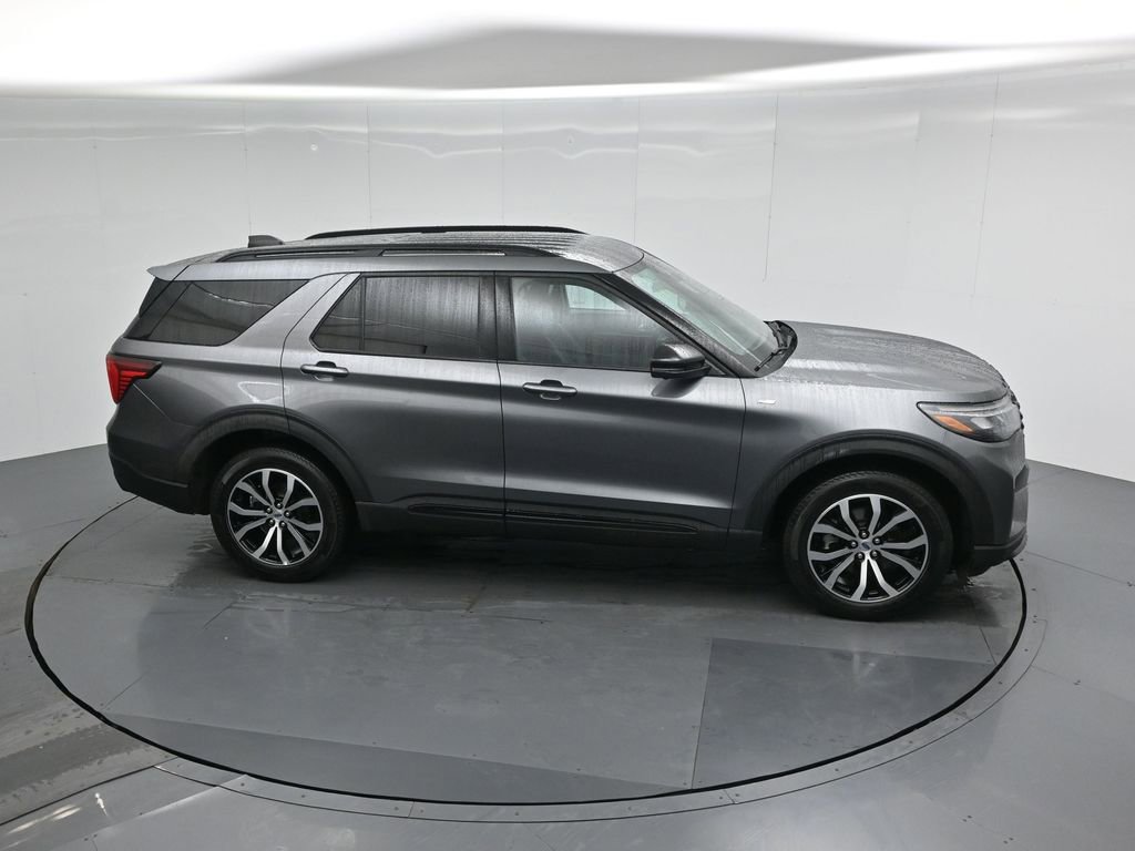 Certified 2025 Ford Explorer ST-Line image 56
