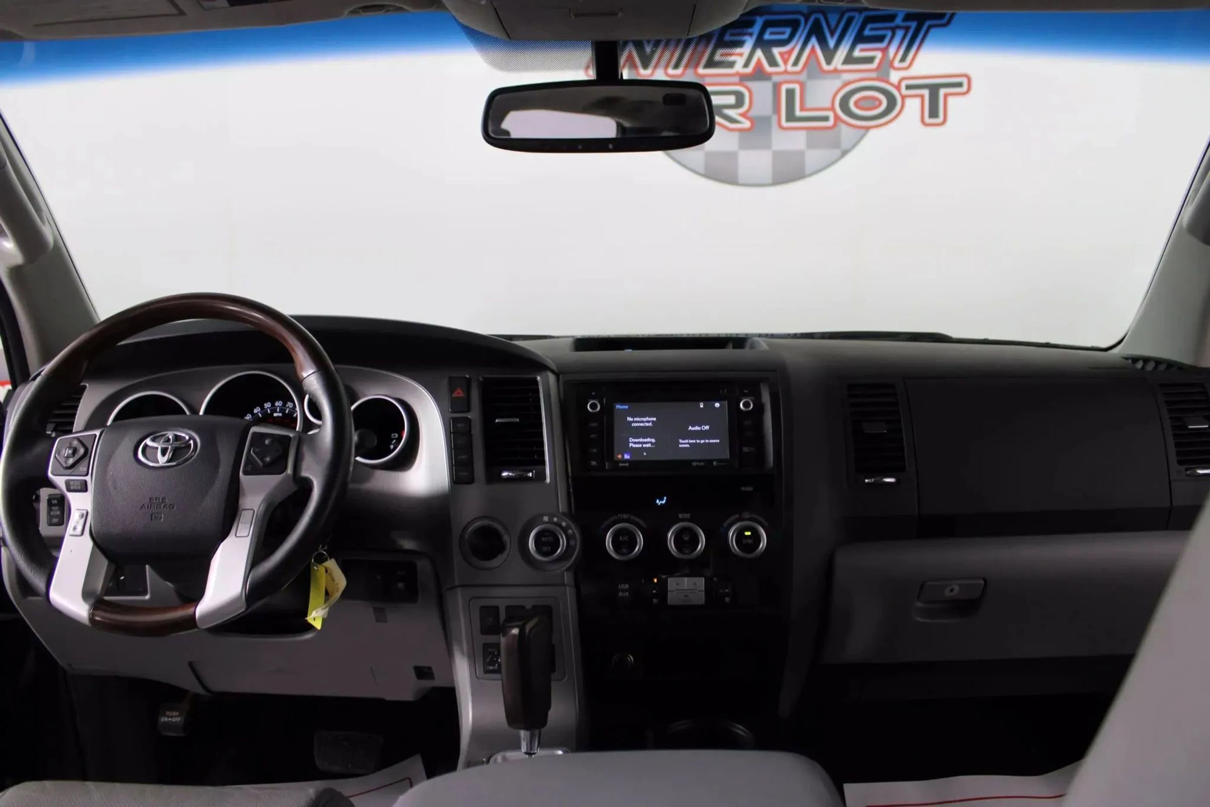 Used 2016 Toyota Sequoia Platinum AWD/4WD image 11