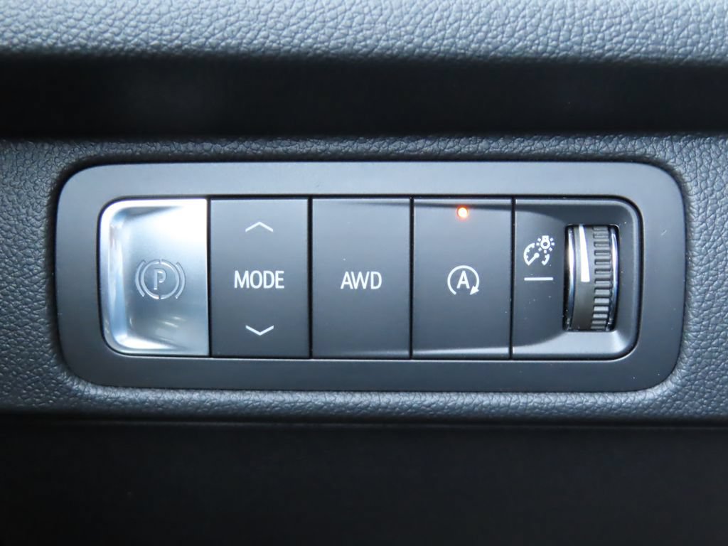 New 2026 Chevrolet Traverse RS w/ LPO, Floor Liner Package AWD/4WD image 16