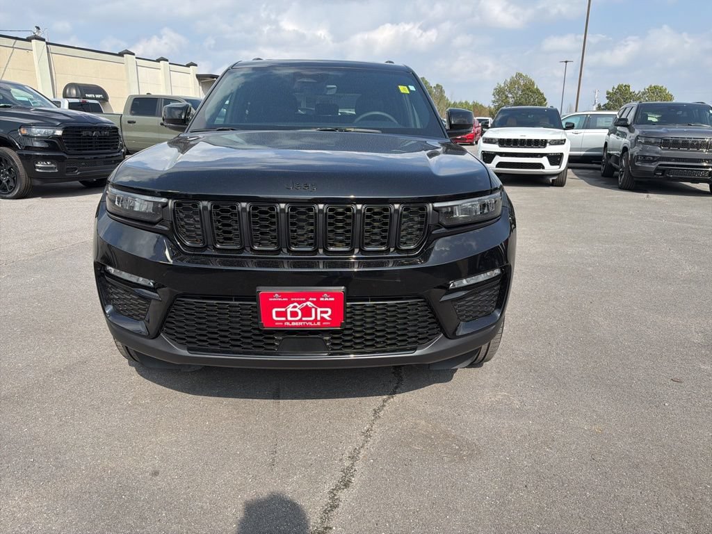 Used 2025 Jeep Grand Cherokee Limited w/ Black Appearance Package AWD/4WD image 7