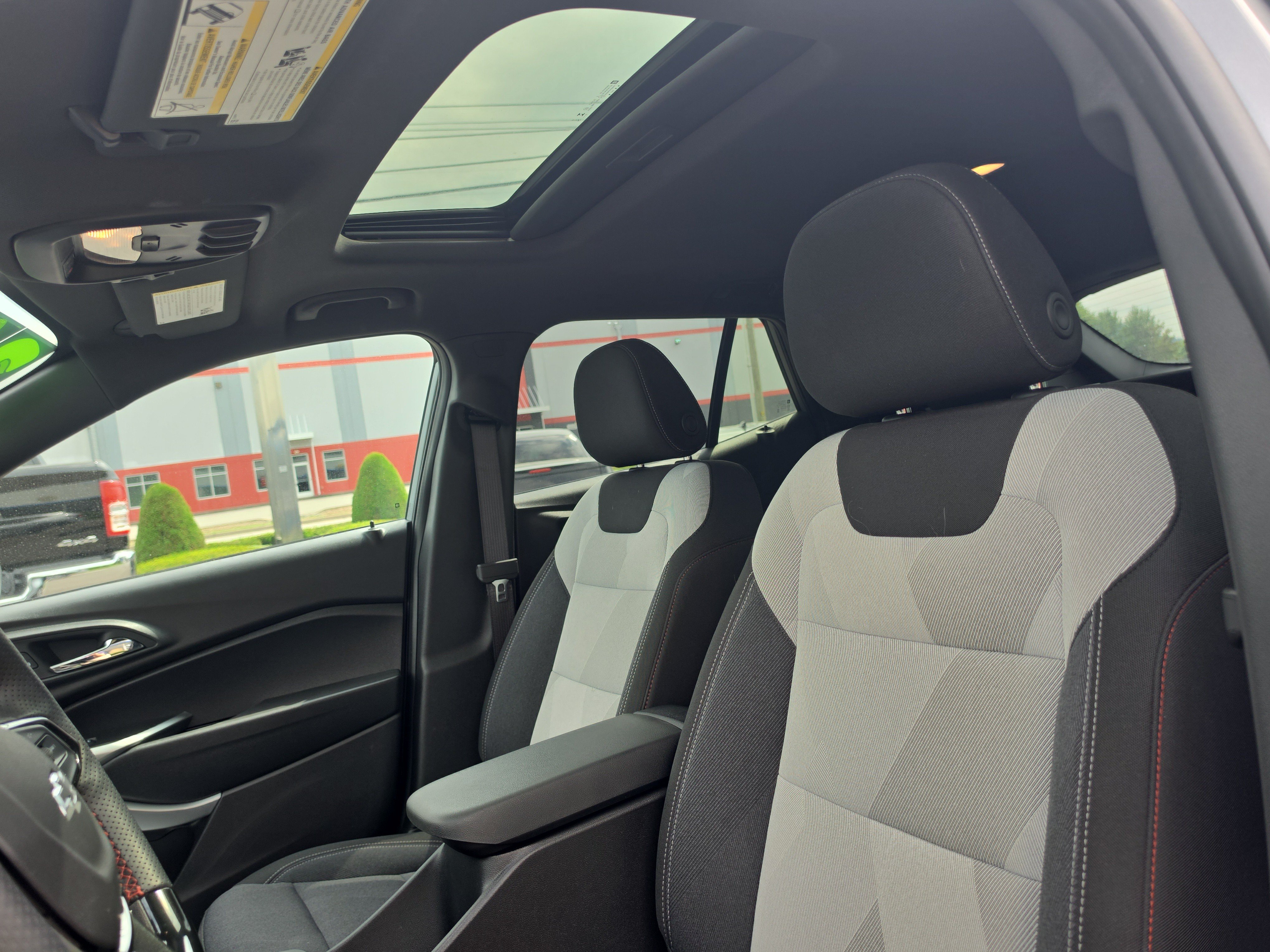 Used 2026 Chevrolet Trax RS w/ Sunroof Package FWD image 12