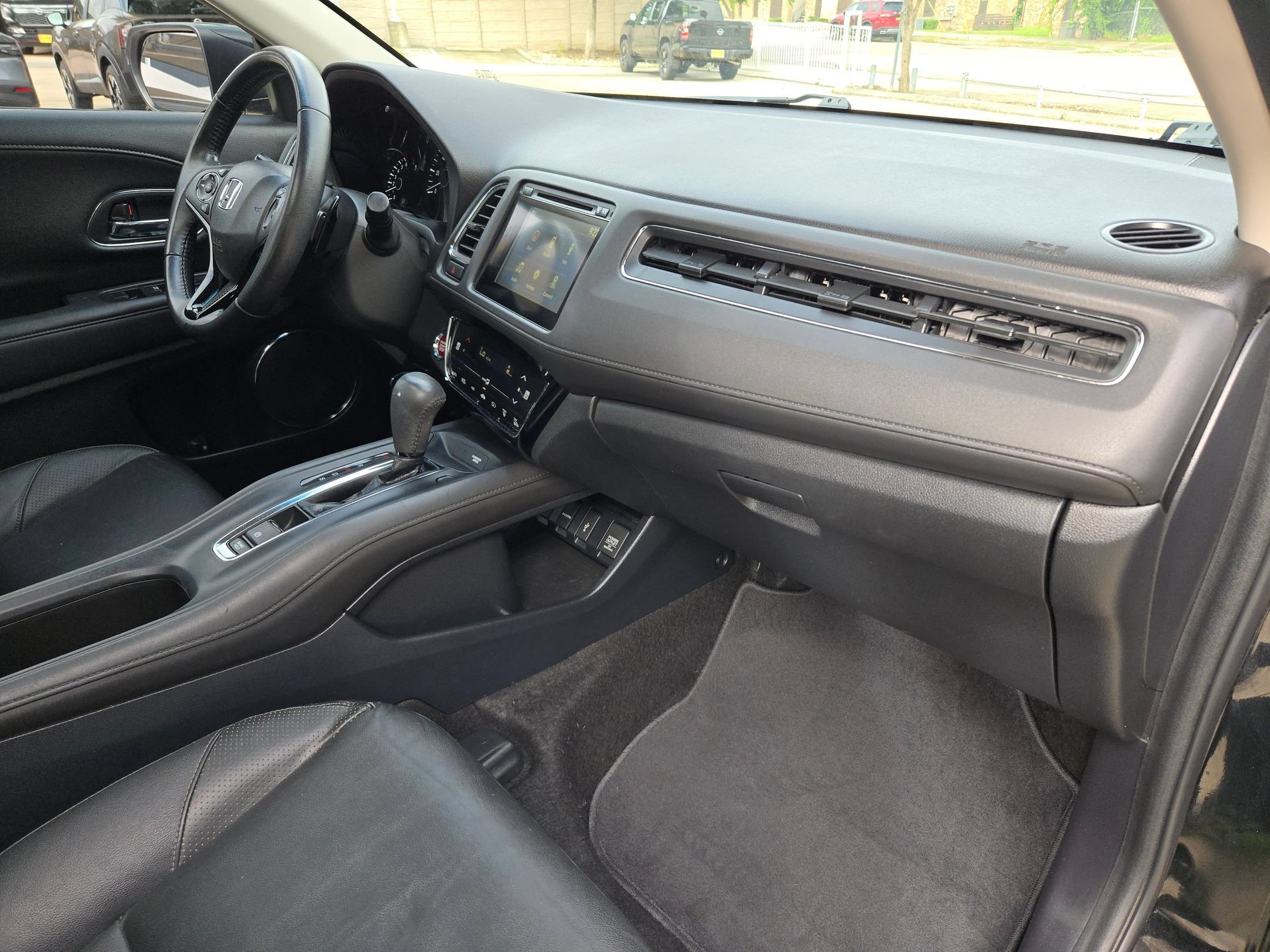 Used 2017 Honda HR-V EX-L image 29