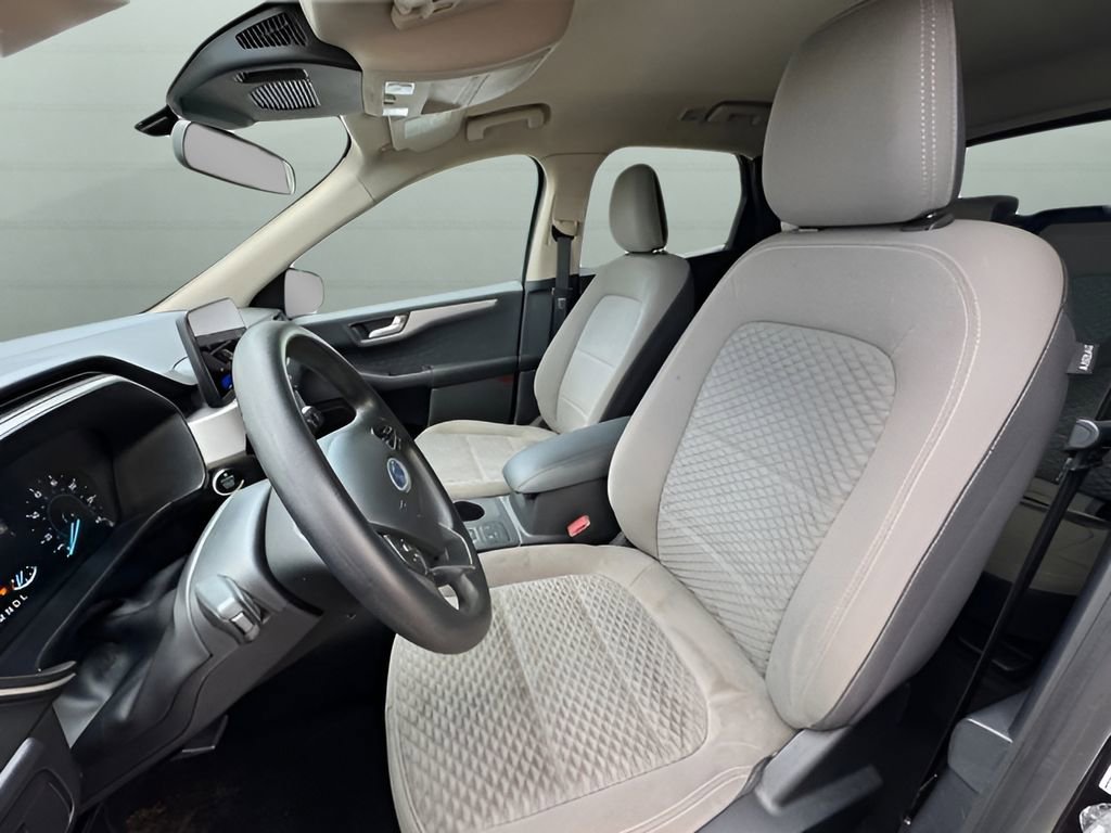 Used 2020 Ford Escape SE image 10