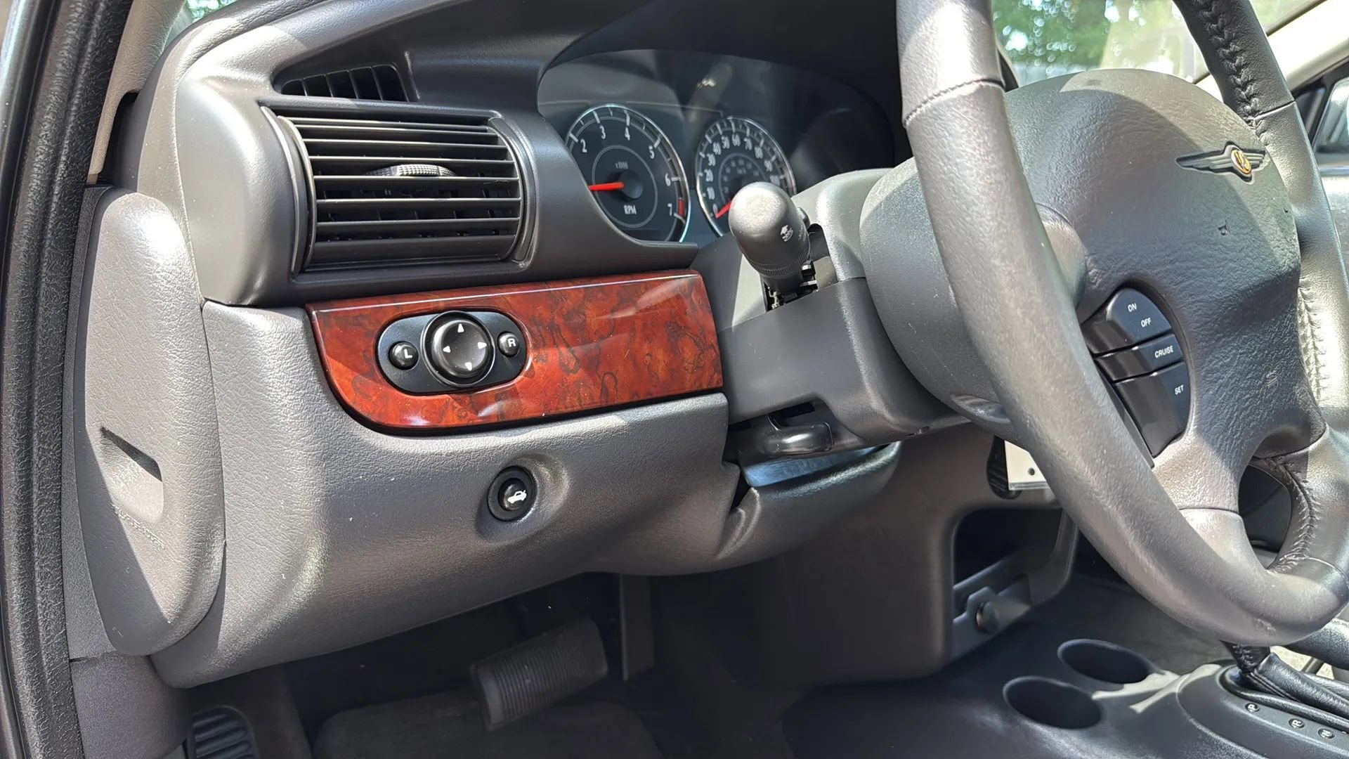 Used 2002 Chrysler Sebring LXi w/ Security Group FWD image 44