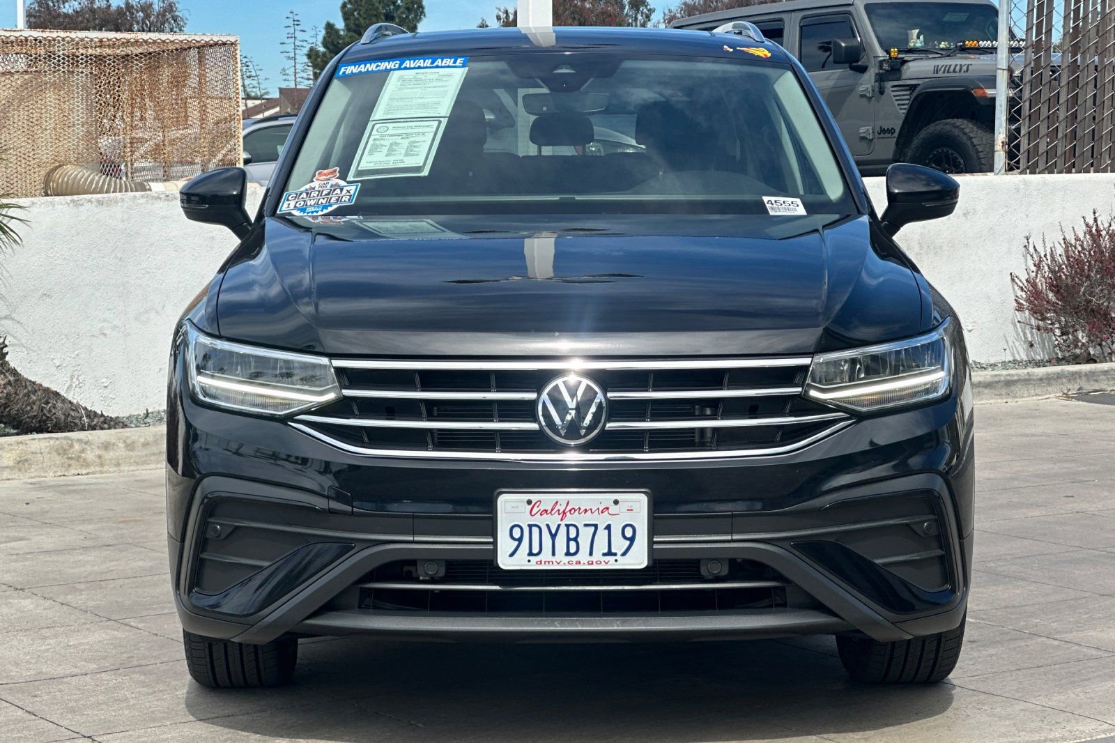 Certified 2023 Volkswagen Tiguan SE w/ Panoramic Sunroof Package FWD image 9