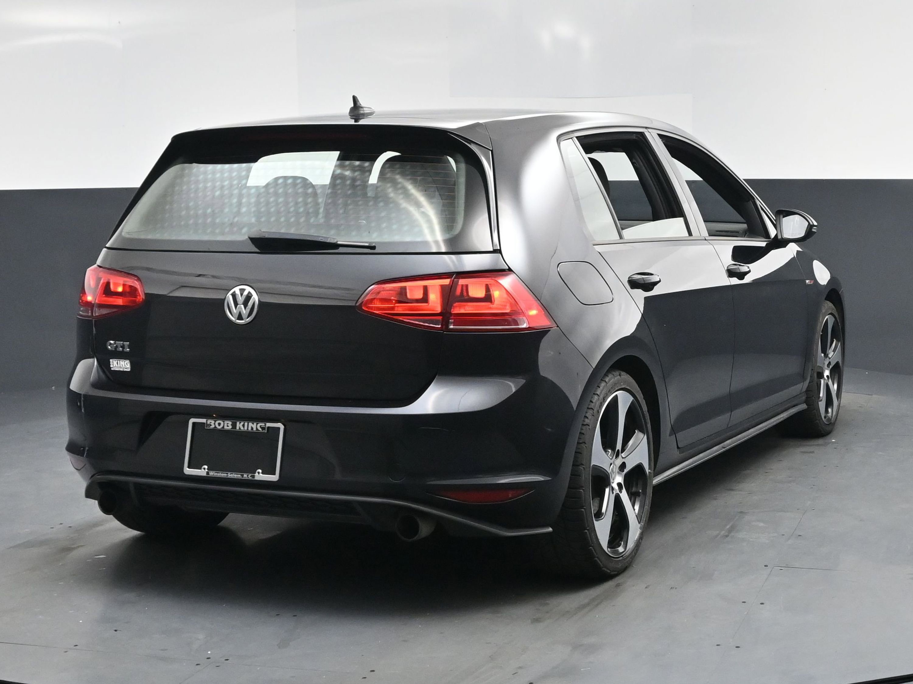 Used 2016 Volkswagen GTI S image 10