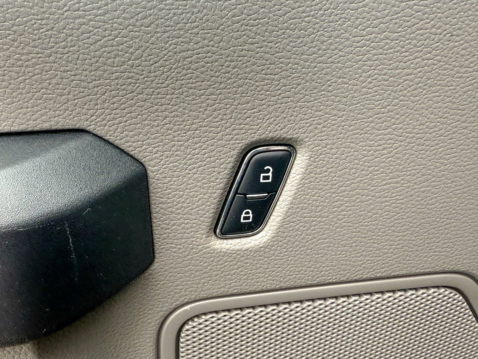 Used 2019 Ford F150 XL w/ Equipment Group 101A Mid AWD/4WD image 19