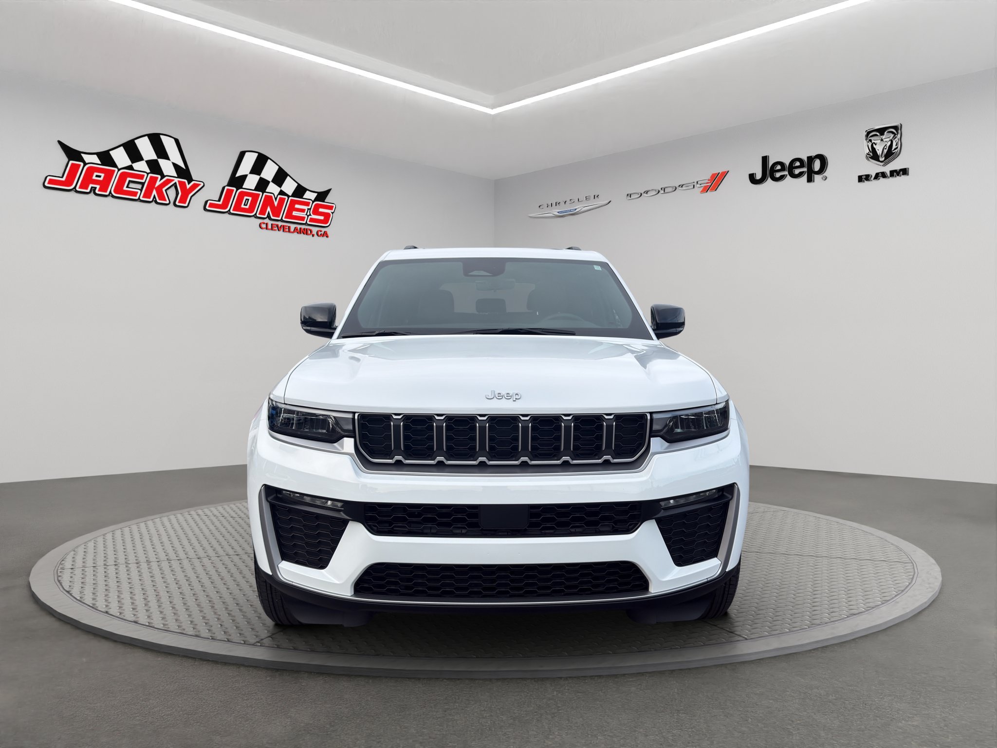 Used 2026 Jeep Grand Cherokee Limited AWD/4WD image 13