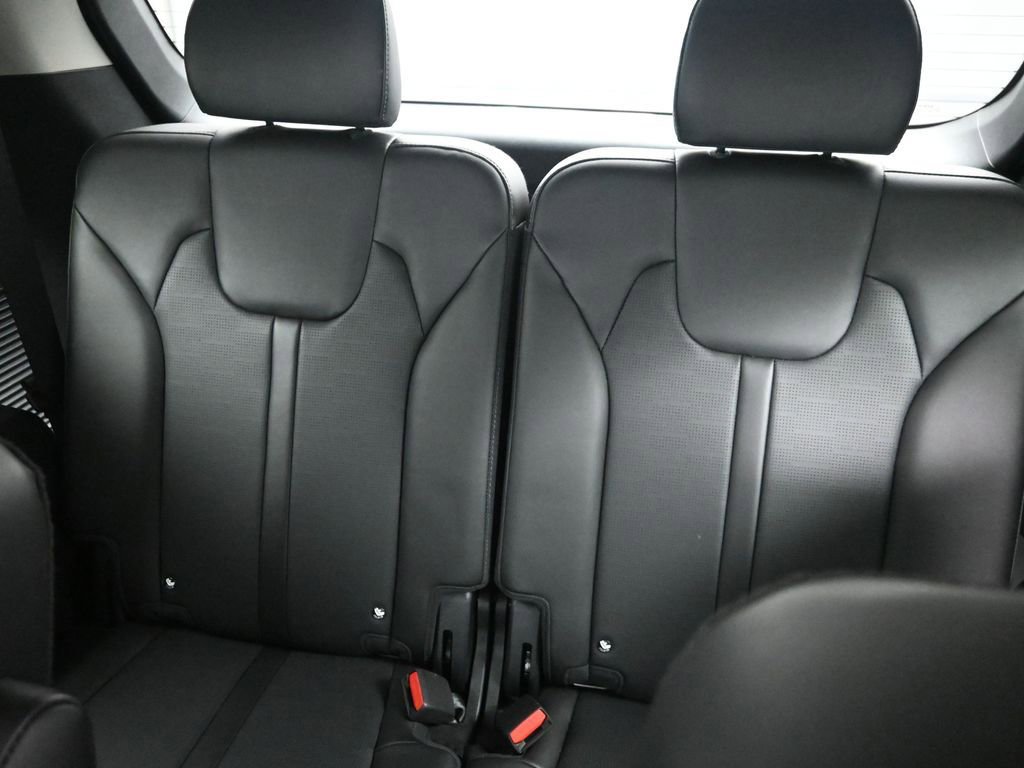 Certified 2024 Kia Sorento EX w/ Panoramic Sunroof Package image 32