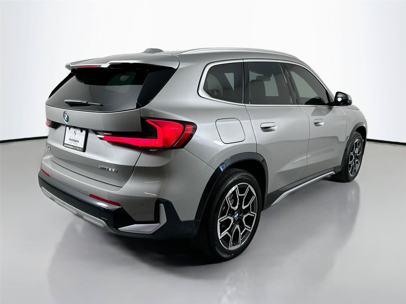 New 2026 BMW X1 xDrive28i w/ Technology Package AWD/4WD image 9