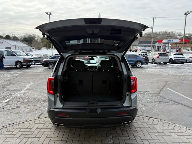 Used 2023 GMC Acadia SLE w/ Driver Convenience Package image 11