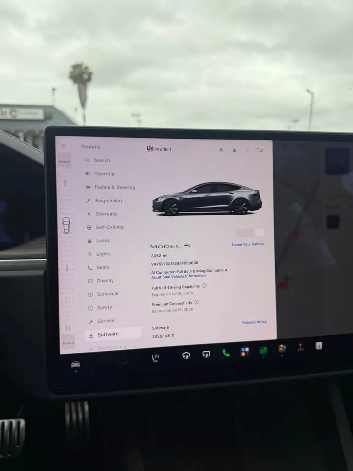 Used 2025 Tesla Model S AWD/4WD image 11