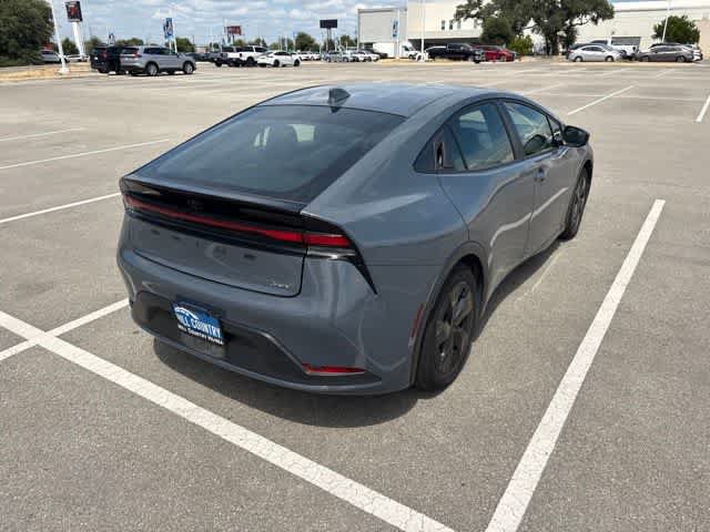 Used 2025 Toyota Prius LE AWD/4WD image 5