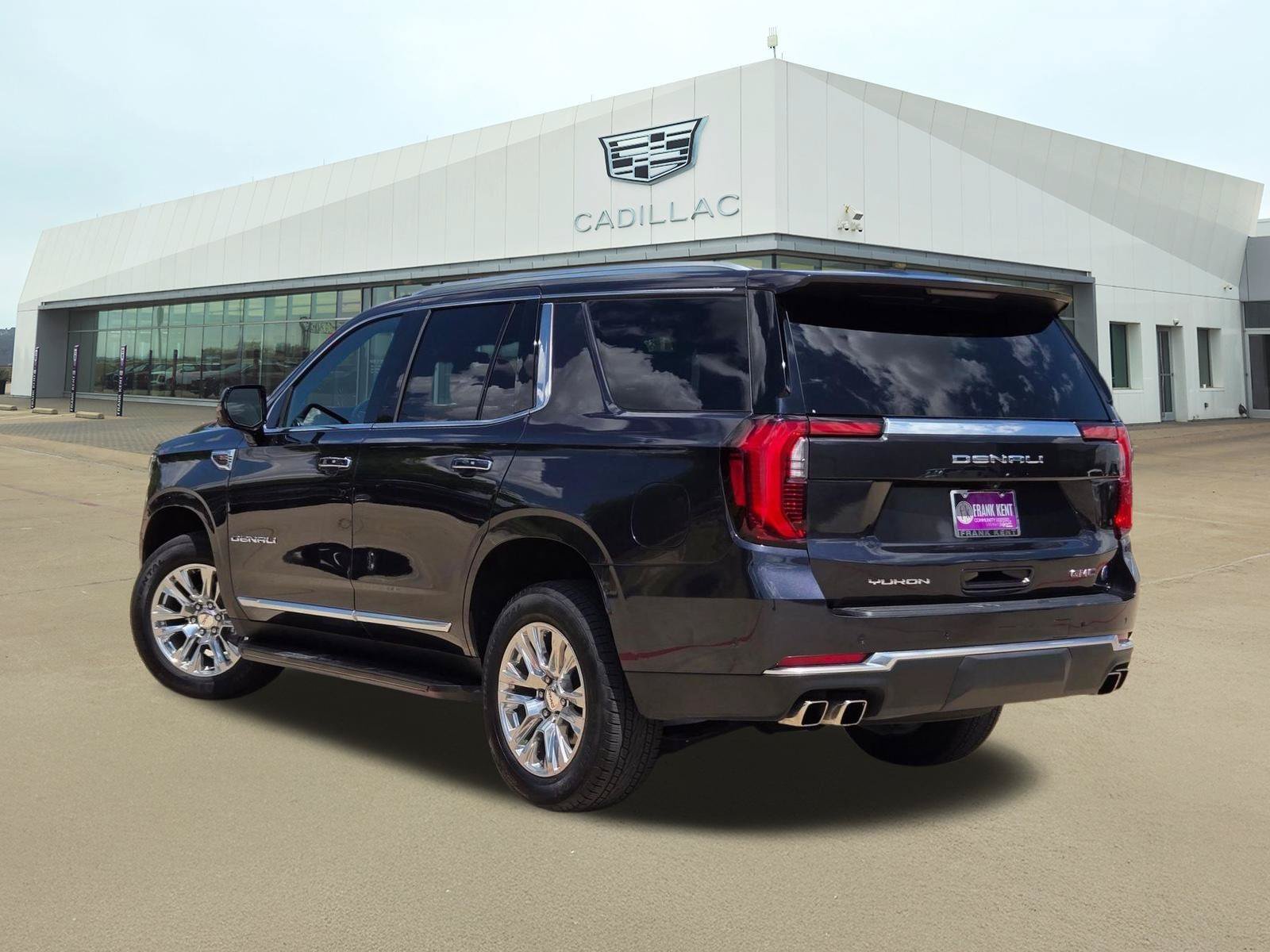 Used 2025 GMC Yukon Denali RWD image 4