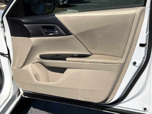 Used 2015 Honda Accord LX image 16