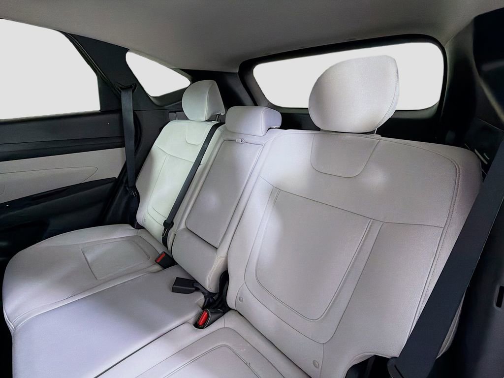 Used 2025 Hyundai Tucson SE FWD image 22