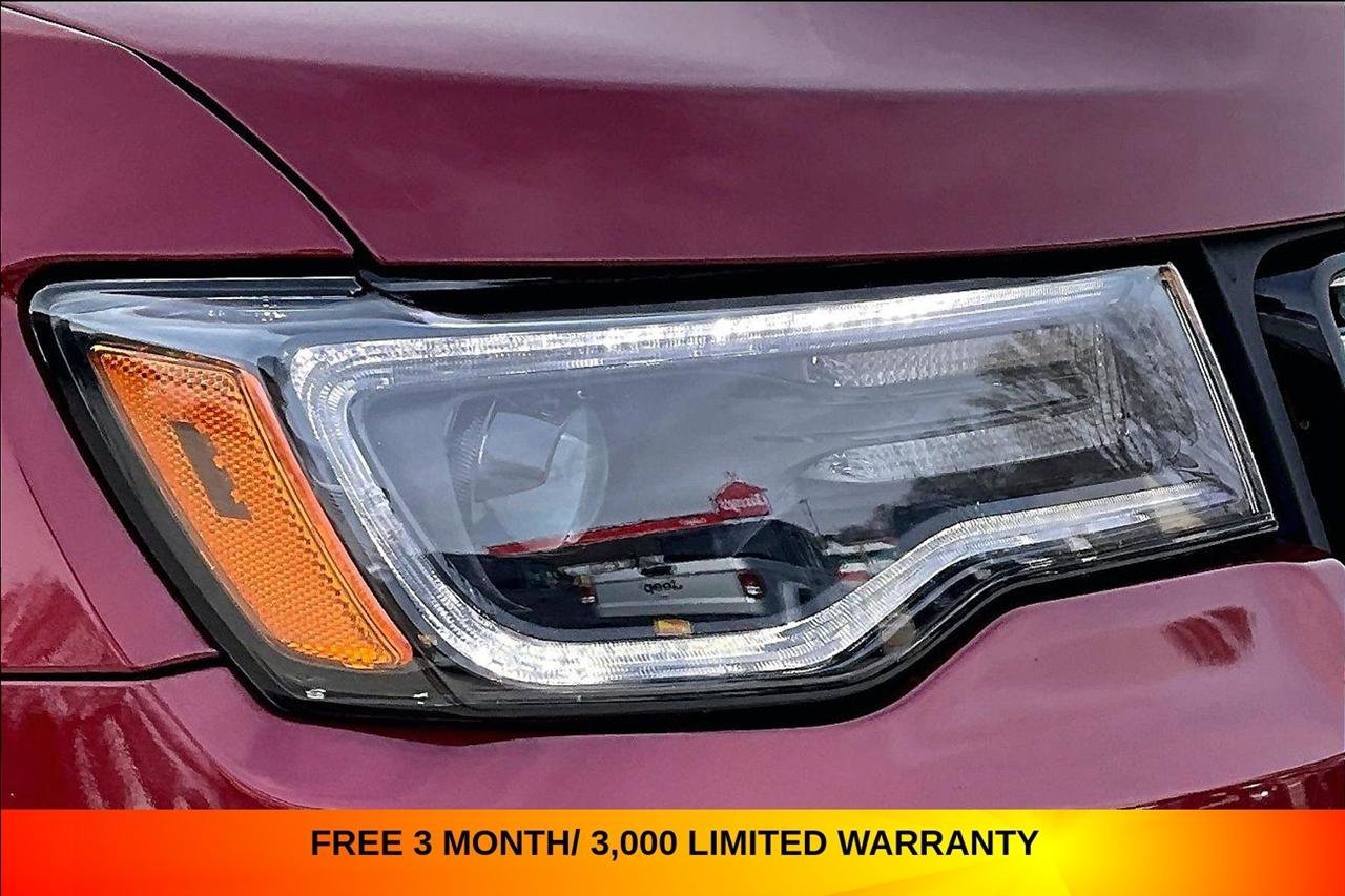 Used 2022 Jeep Grand Cherokee Laredo X AWD/4WD image 29