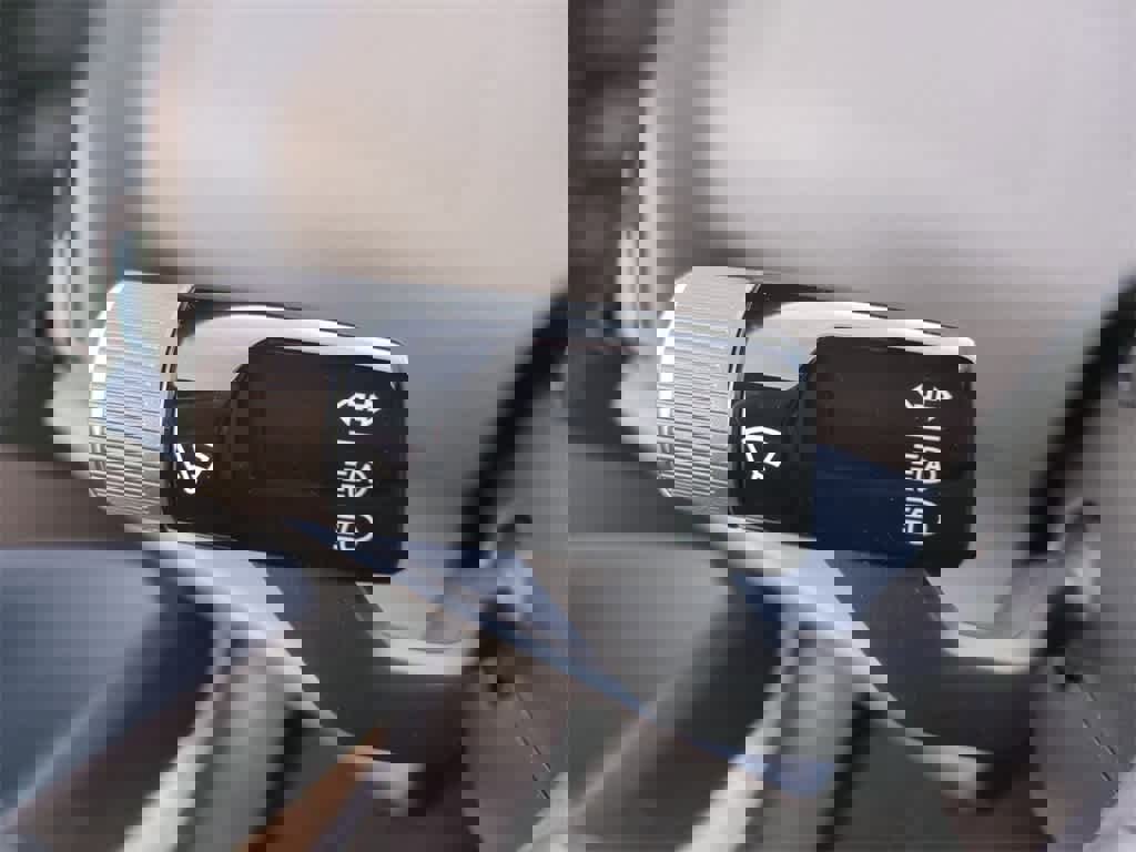 New 2025 Volvo EX30 Plus w/ Climate Package image 18