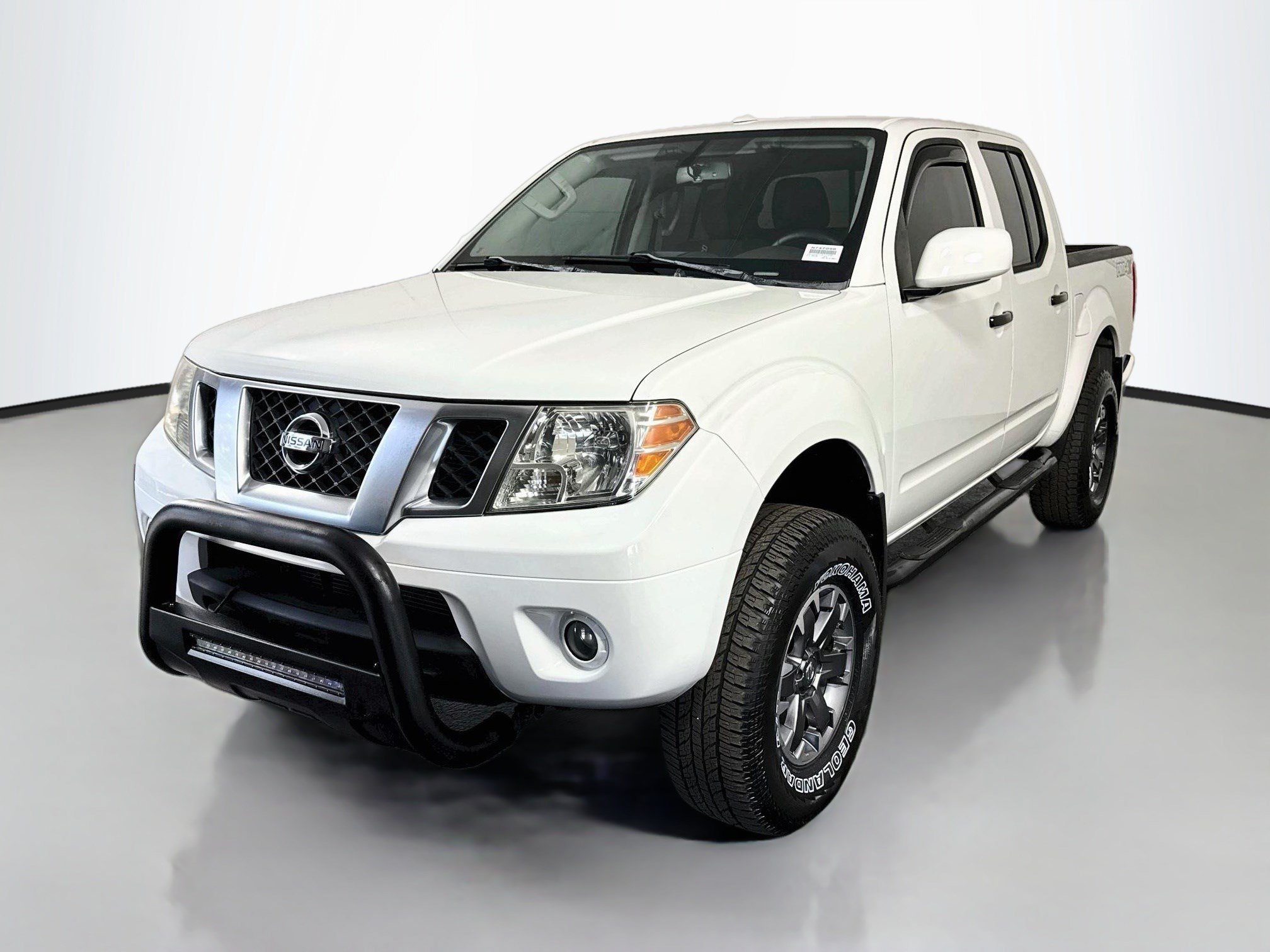 Used 2018 Nissan Frontier PRO-4X AWD/4WD image 4