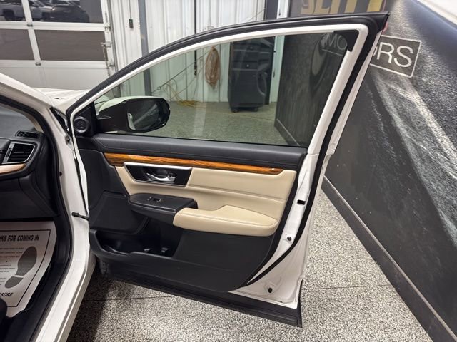 Used 2018 Honda CR-V Touring image 27