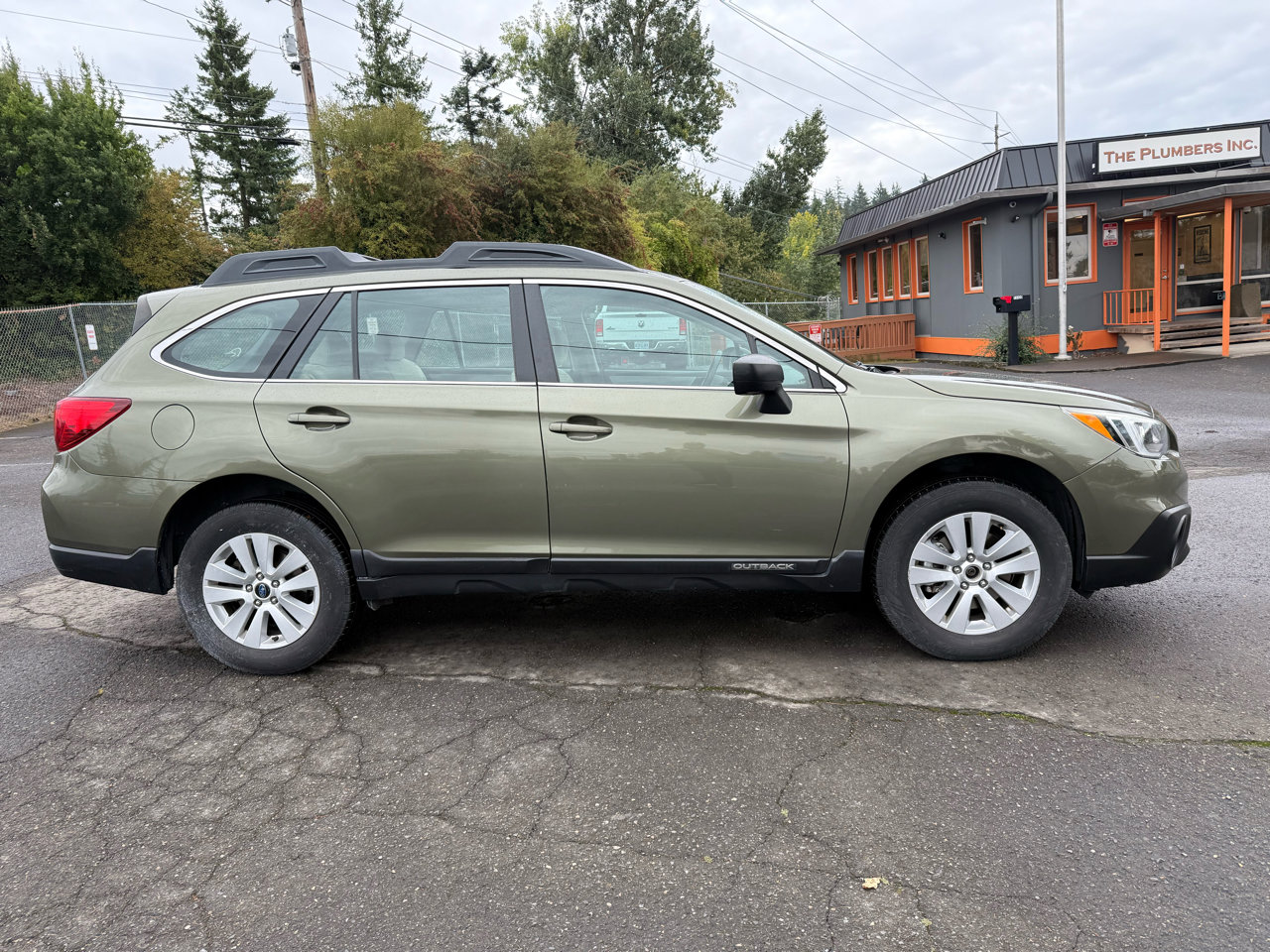 Used 2017 Subaru Outback 2.5i image 5