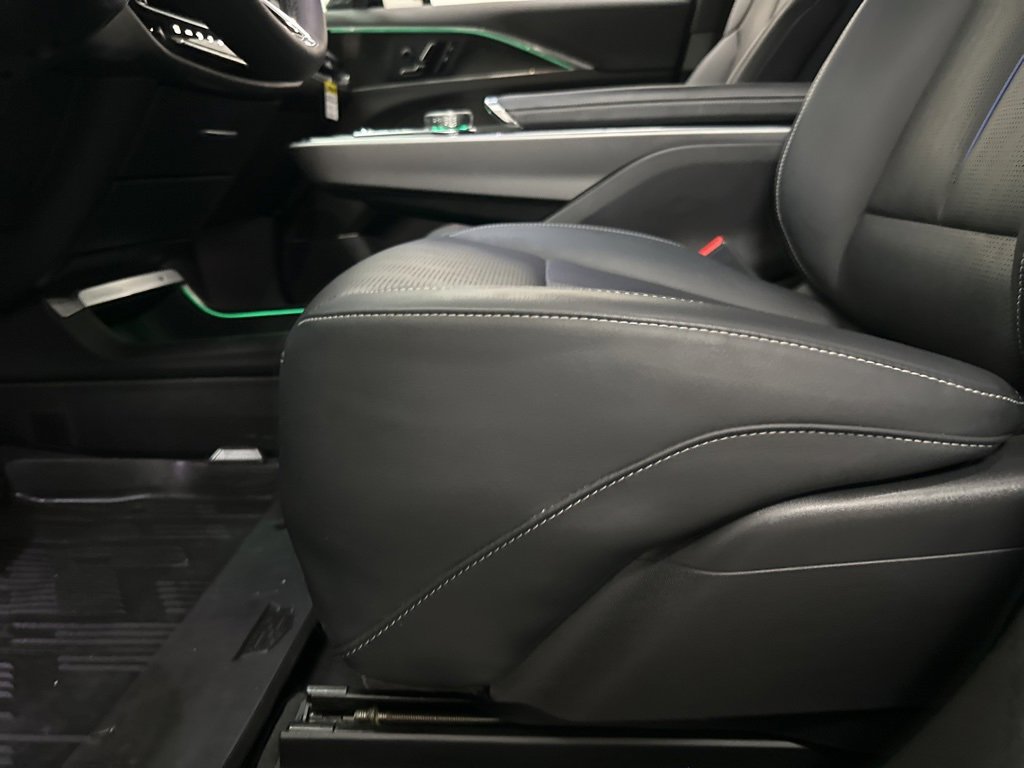 Used 2024 Cadillac Lyriq Luxury w/ LPO, Floor Liner Package image 35