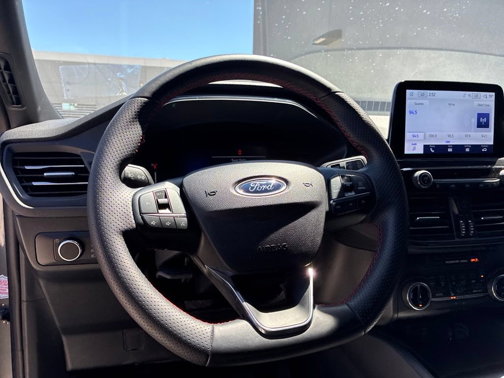 Used 2025 Ford Escape ST-Line AWD/4WD image 17