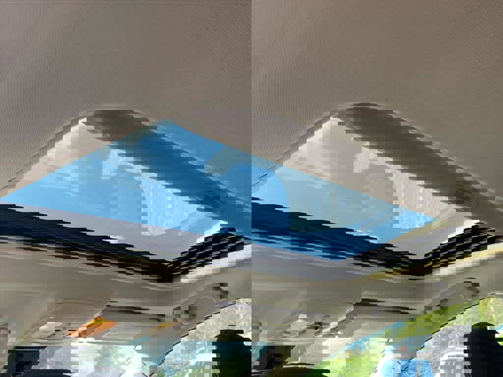 Used 2017 Toyota RAV4 XLE image 18