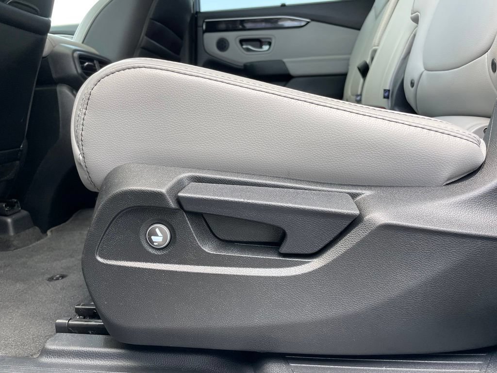 Certified 2024 Honda Pilot Touring image 38