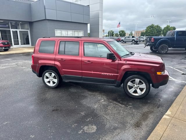 Used 2016 Jeep Patriot Latitude FWD image 4