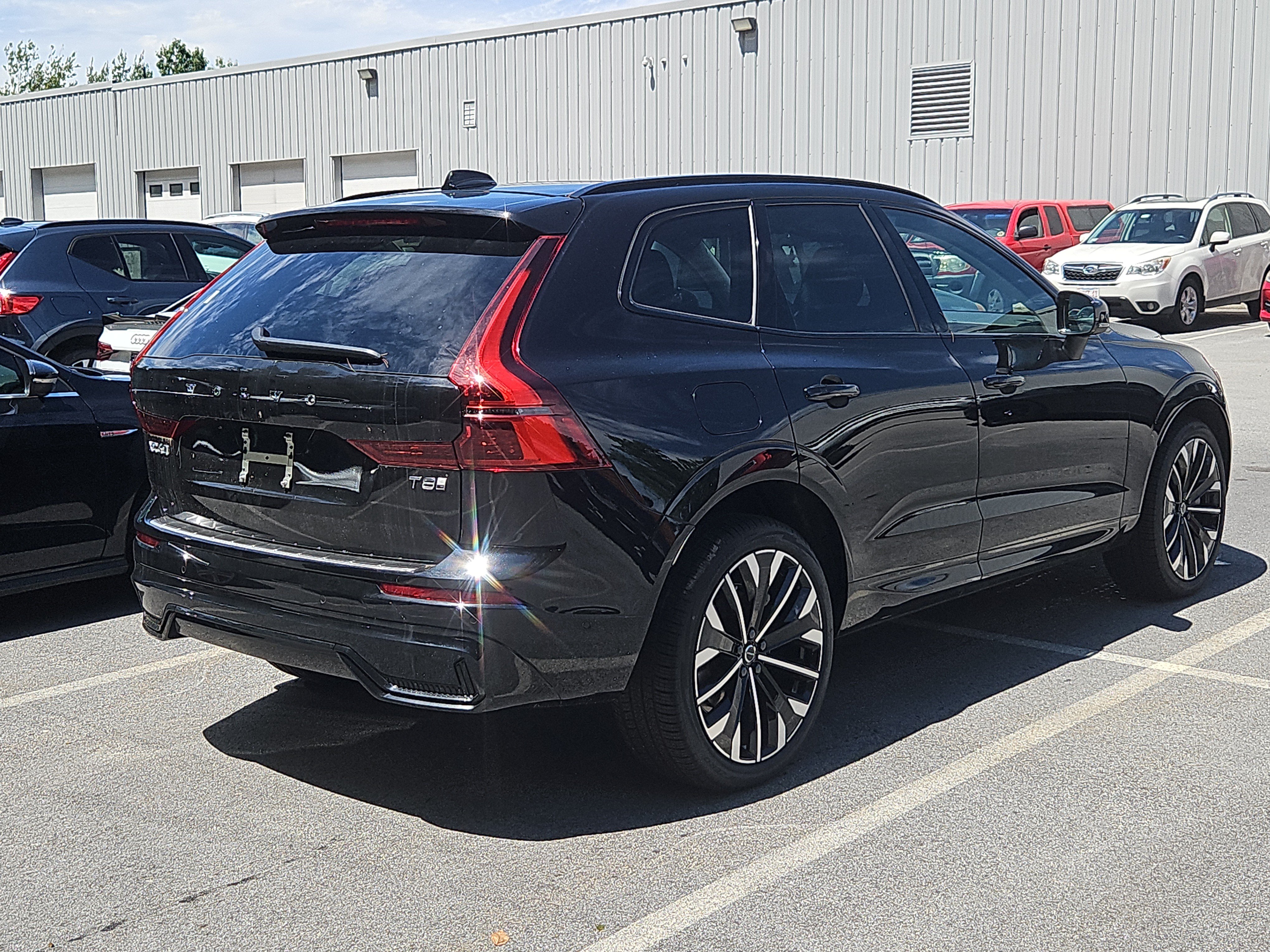 New 2026 Volvo XC60 T8 Ultra w/ Protection Package Premier AWD/4WD image 2