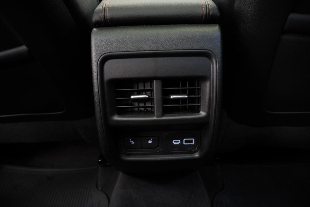 Used 2023 Cadillac XT4 Sport w/ Cold Weather Package AWD/4WD image 17