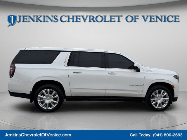 Used 2022 Chevrolet Suburban High Country RWD image 3