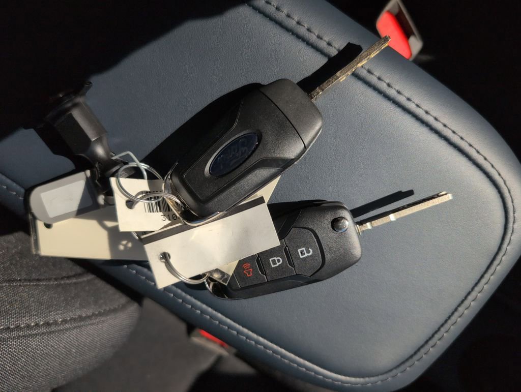 New 2025 Ford Maverick XL w/ Equipment Group 102A image 36