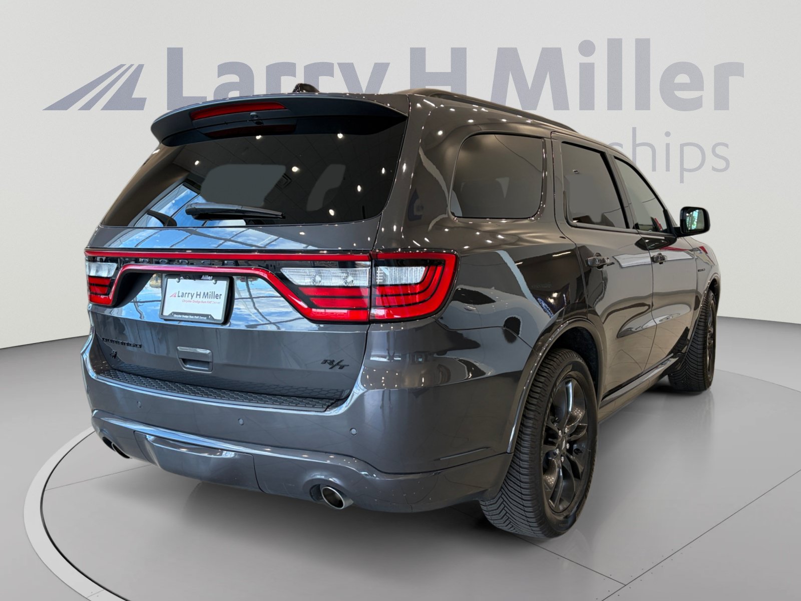 Used 2023 Dodge Durango R/T w/ Blacktop Package AWD/4WD image 5