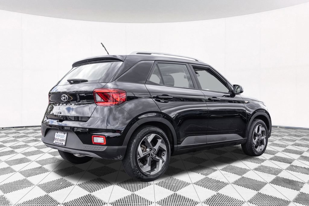 Used 2023 Hyundai Venue SEL w/ Cargo Package FWD image 10