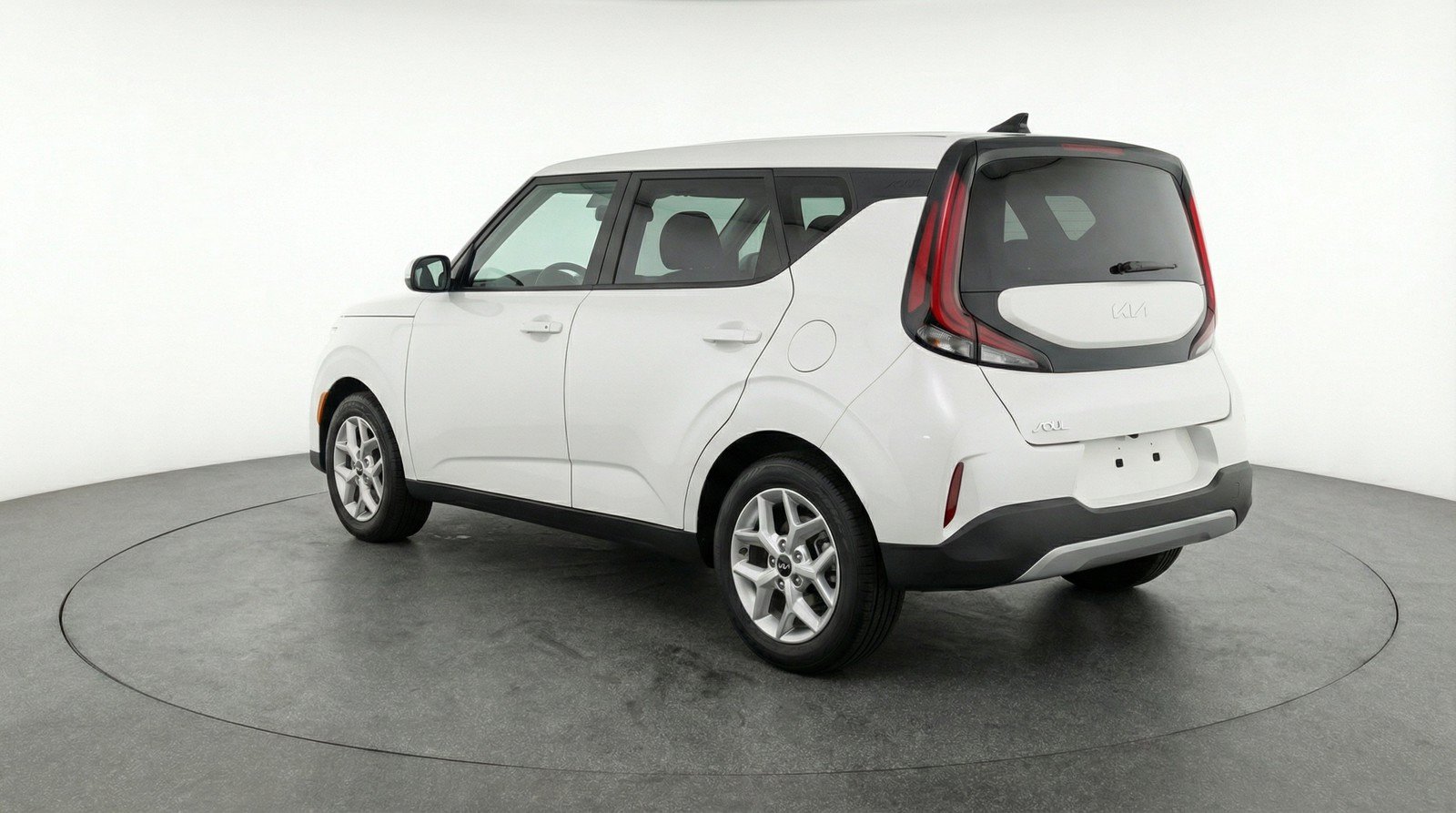Used 2025 Kia Soul LX w/ LX Technology Package FWD image 6