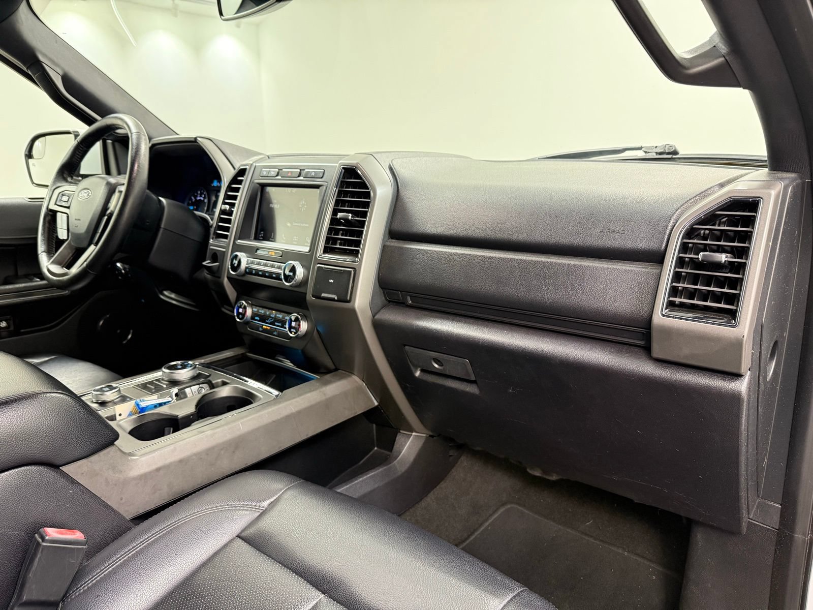 Used 2019 Ford Expedition XLT w/ Equipment Group 201A AWD/4WD image 30