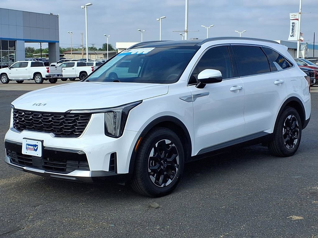 Used 2025 Kia Sorento S w/ Panoramic Sunroof Package image 3