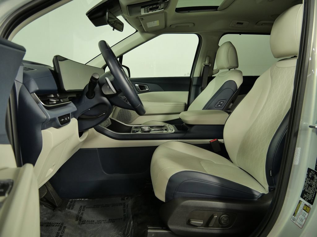 Used 2026 Kia Carnival SX FWD image 17
