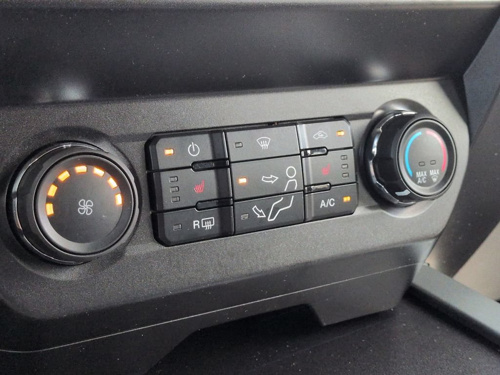 Used 2021 Ford F350 XLT w/ XLT Premium Package AWD/4WD image 30