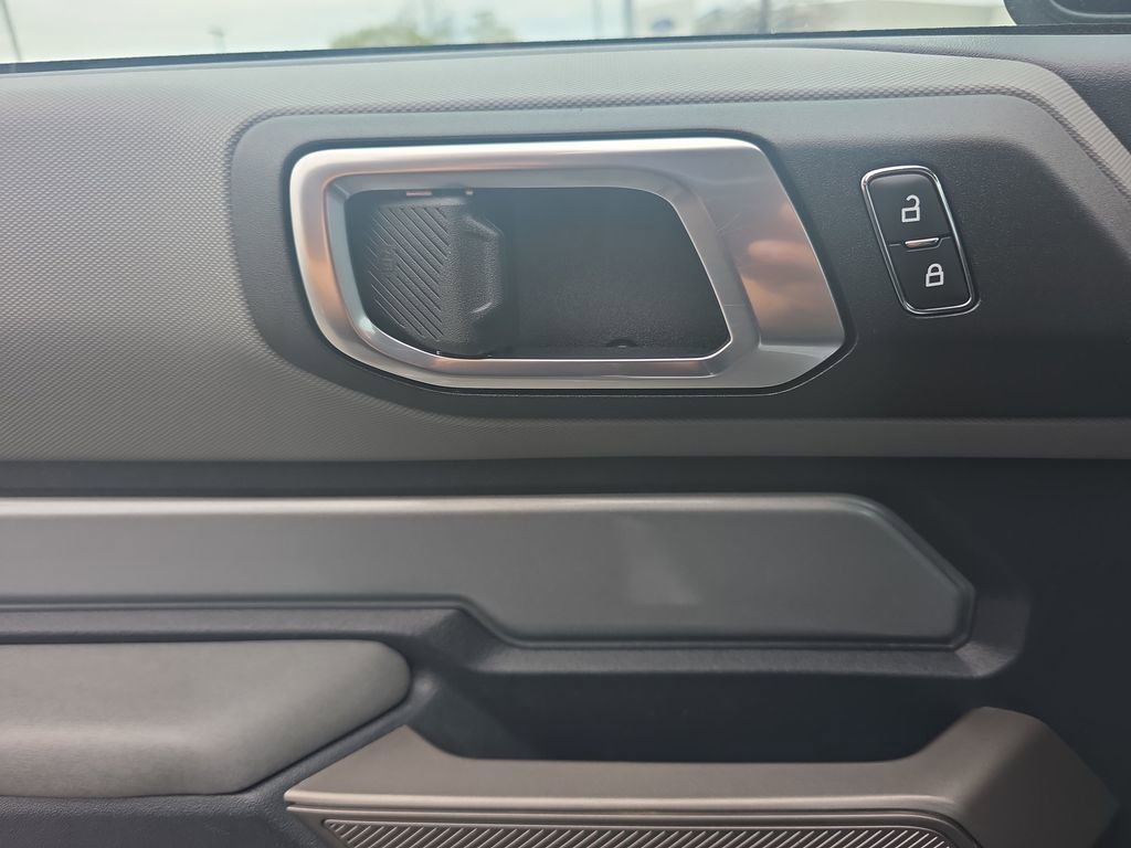 Certified 2023 Ford Bronco Black Diamond image 19