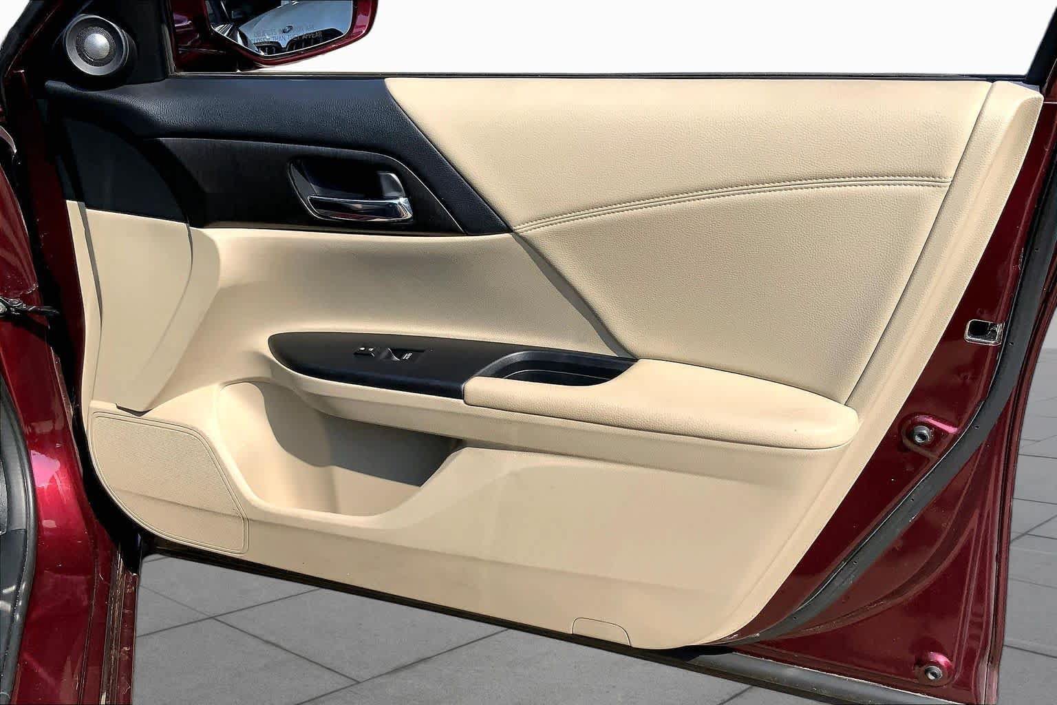 Used 2015 Honda Accord EX-L image 21