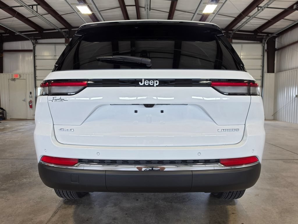 New 2026 Jeep Grand Cherokee Laredo X AWD/4WD image 4