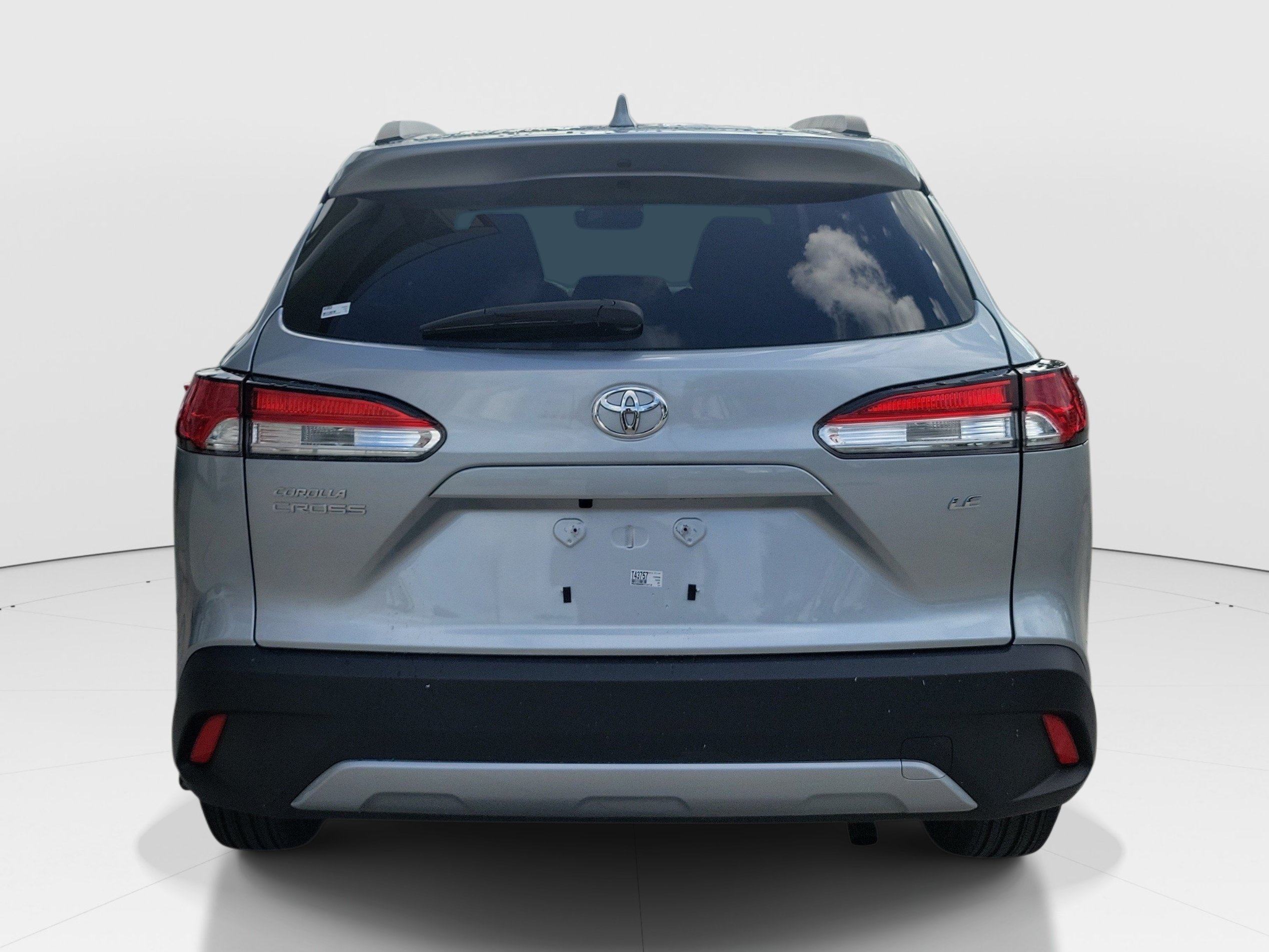 Used 2024 Toyota Corolla Cross LE FWD image 6