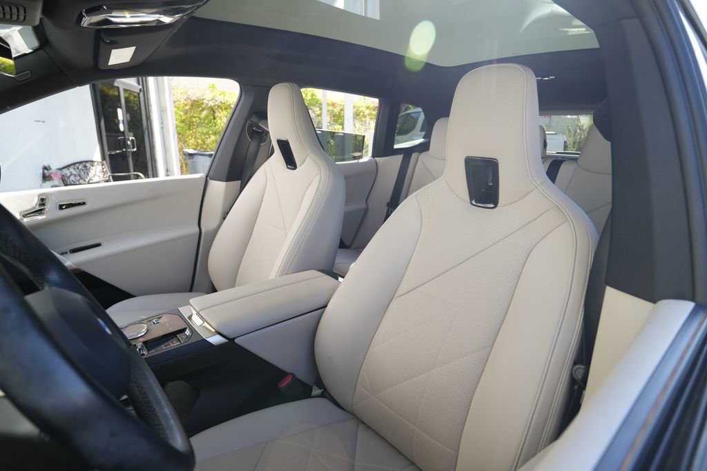 Used 2022 BMW iX xDrive50 w/ Premium Package image 22