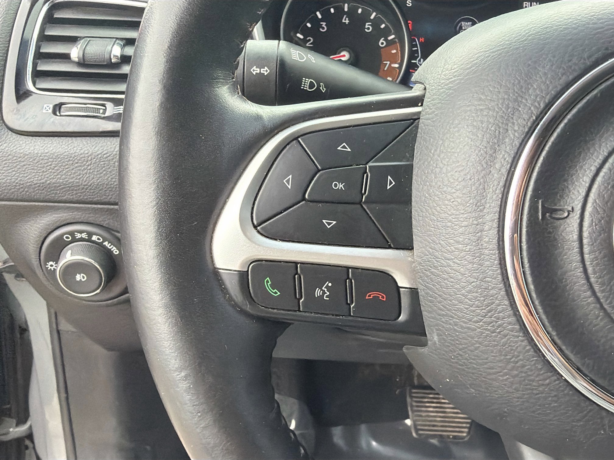 Used 2019 Jeep Compass Limited w/ Advanced Safety Group image 36