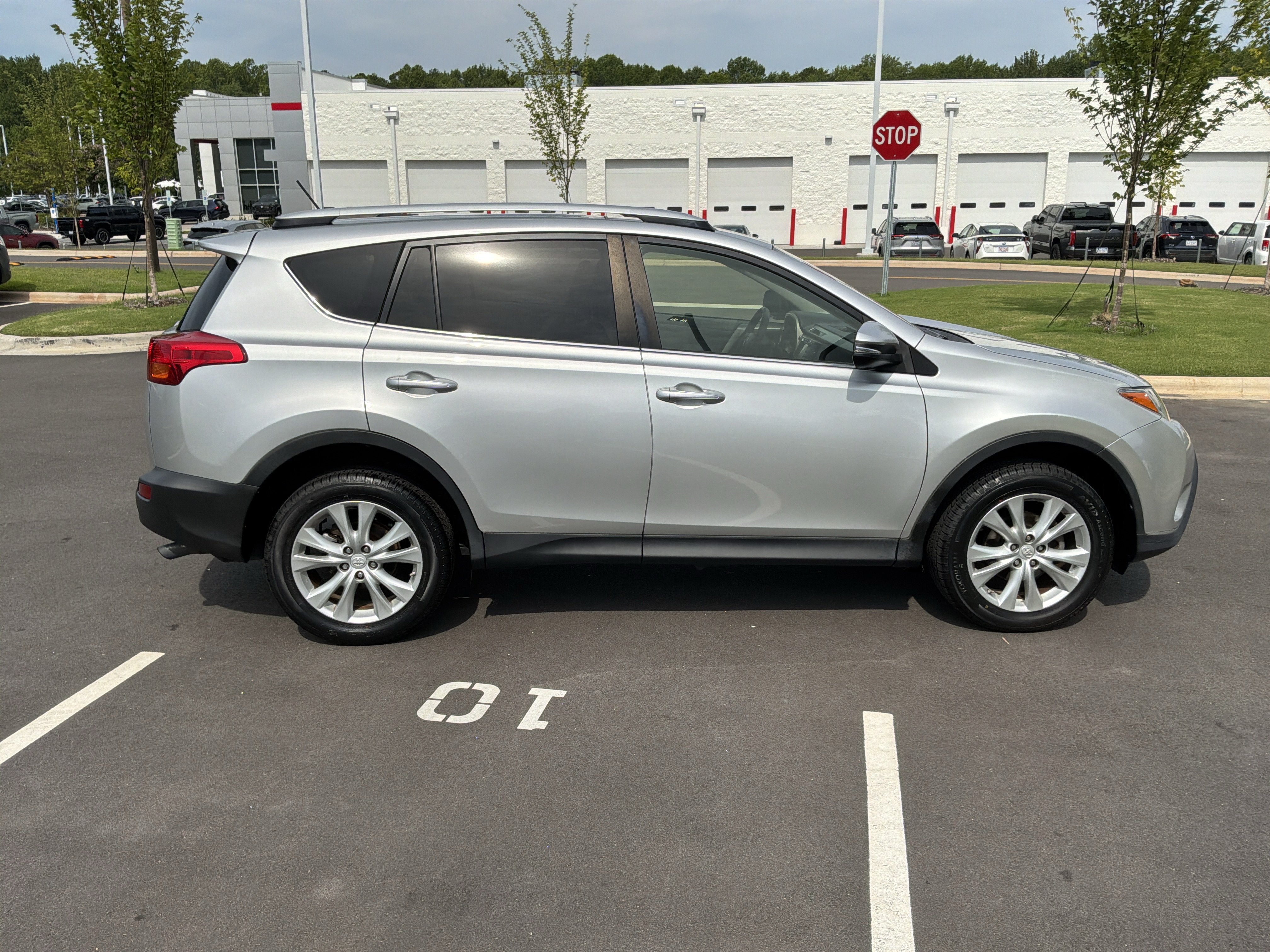 Used 2013 Toyota RAV4 Limited FWD image 11