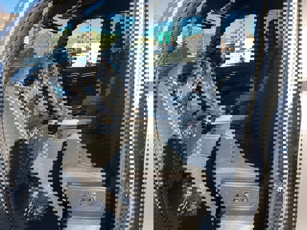 New 2026 RAM 1500 4x4 Crew Cab image 20